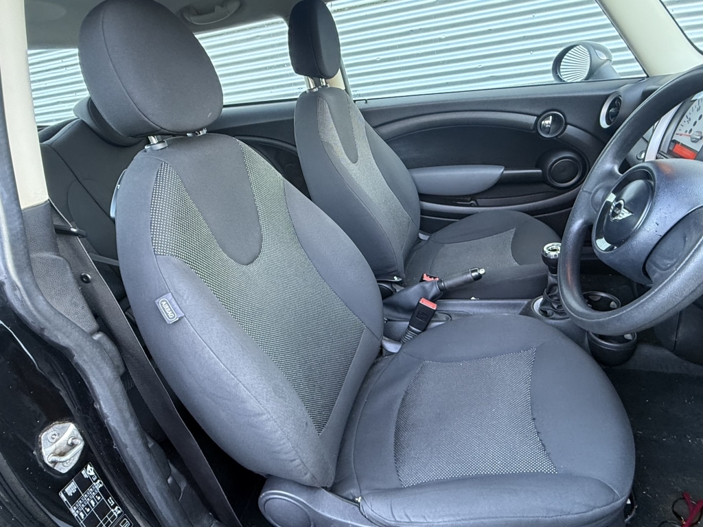 Used MINI Hatch 2010 for sale - 76940530: Photo 5