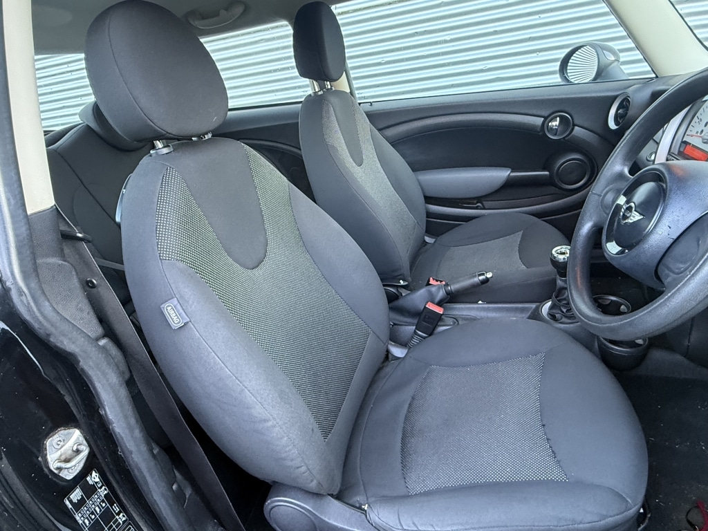 Used MINI Hatch 2010 for sale - 76940530: Photo 6