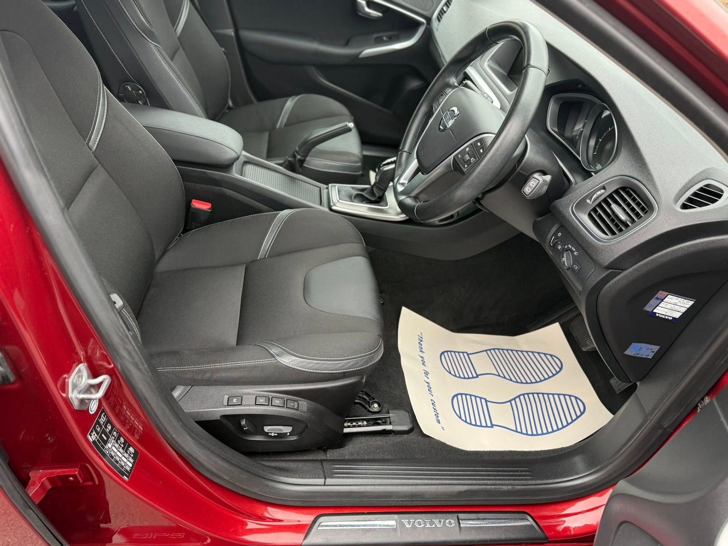 Used Volvo V40 2024 for sale - 78131760: Photo 14