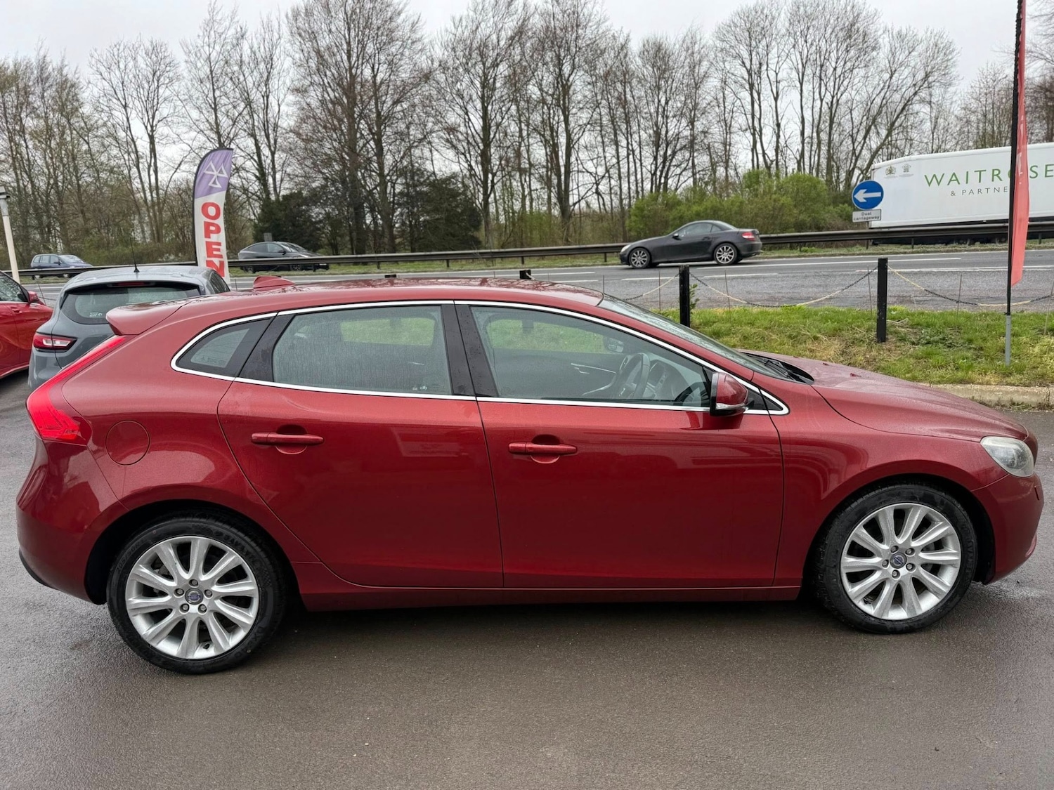 Used Volvo V40 2024 for sale - 78131760: Photo 7
