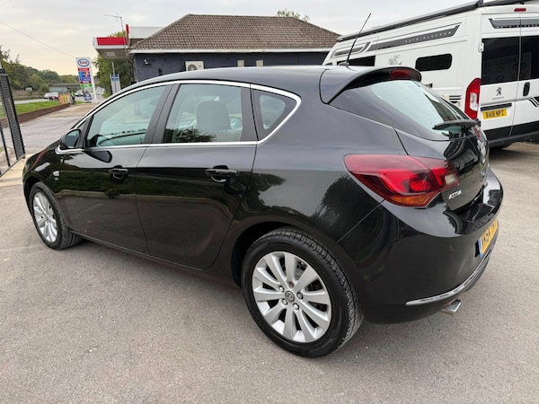 Used Vauxhall Astra 2014 for sale - 76243378: Photo 3