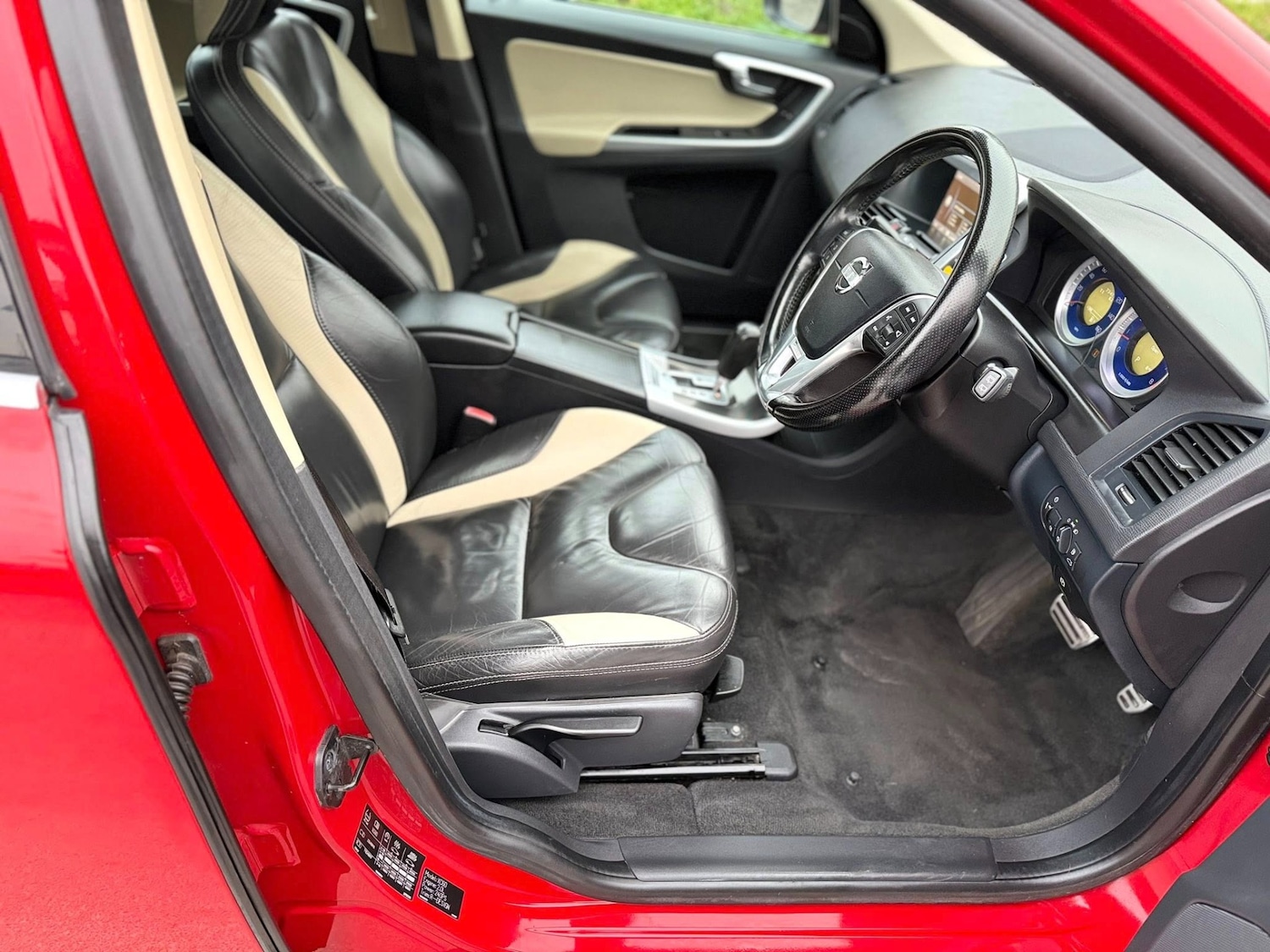 Used Volvo XC60 2011 for sale - 77034549: Photo 14