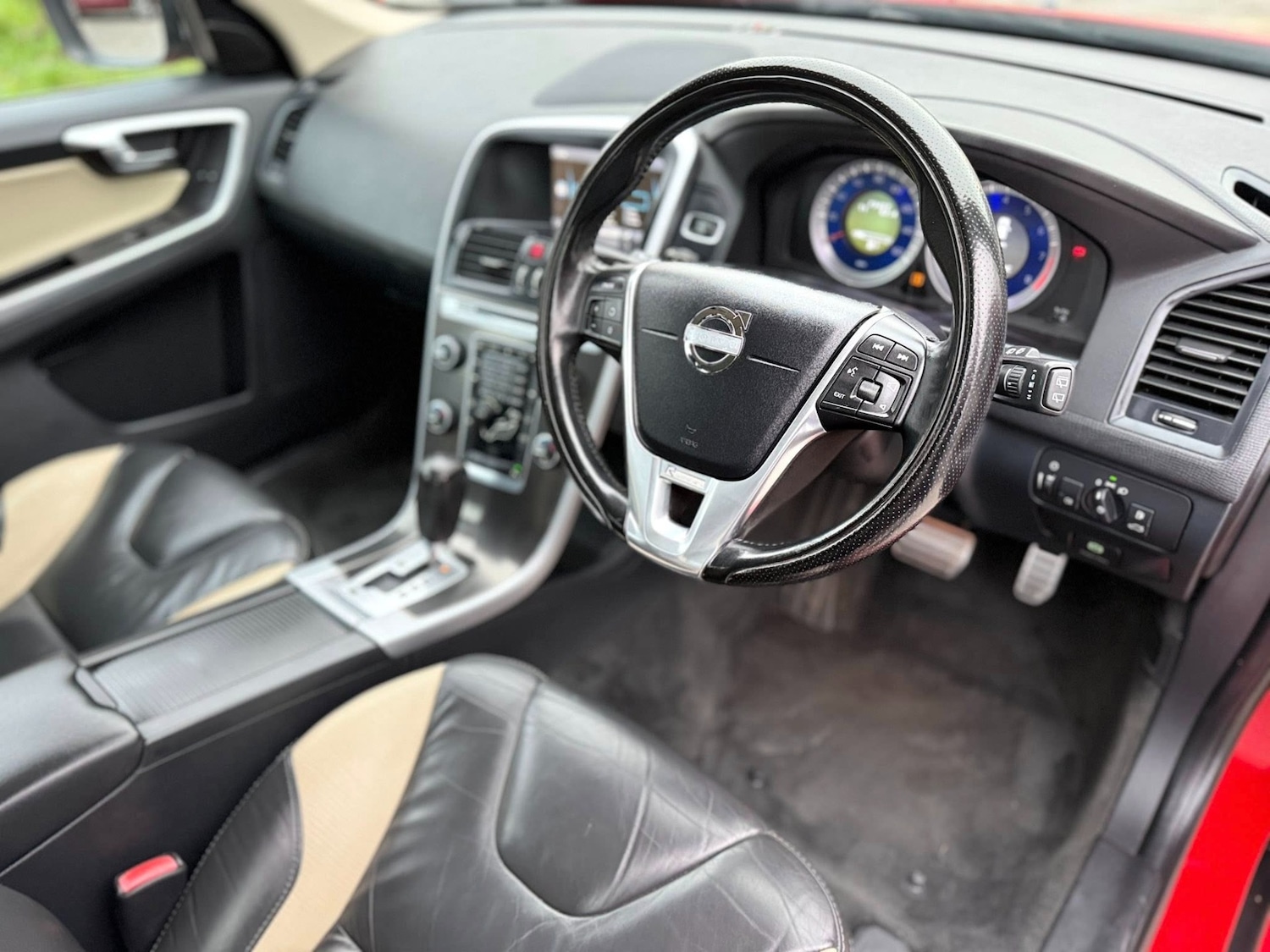 Used Volvo XC60 2011 for sale - 77034549: Photo 15