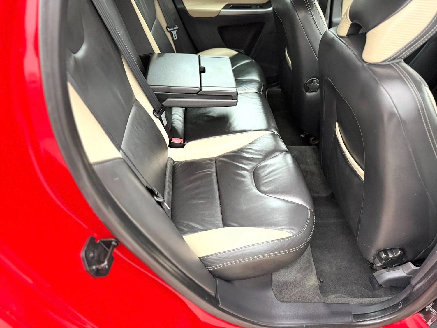 Used Volvo XC60 2011 for sale - 77034549: Photo 19