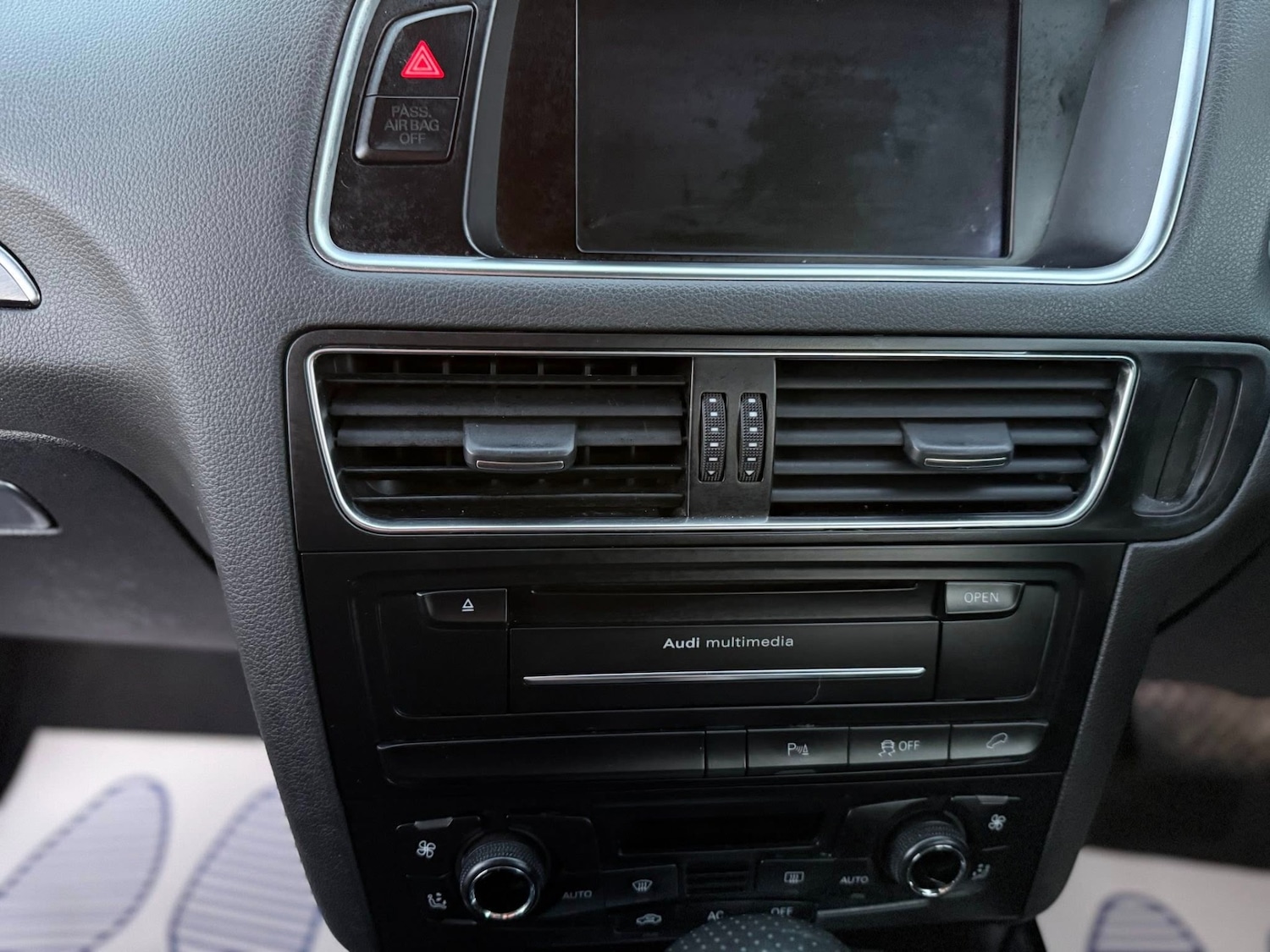 Used Audi Q5 2011 for sale - 77921460: Photo 24