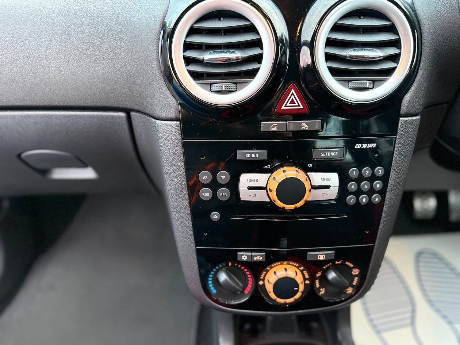 Used Vauxhall Corsa 2012 for sale - 76945304: Photo 21