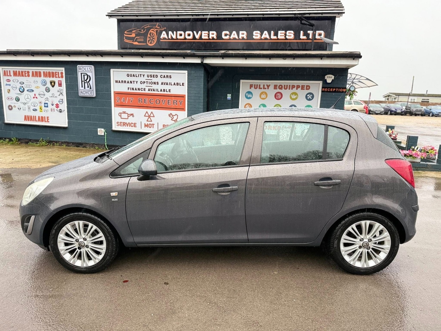Used Vauxhall Corsa 2013 for sale - 76856975: Photo 2