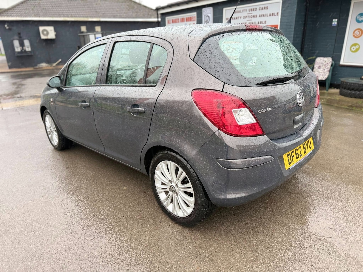 Used Vauxhall Corsa 2013 for sale - 76856975: Photo 3