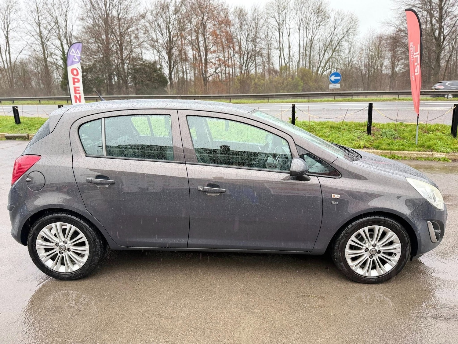 Used Vauxhall Corsa 2013 for sale - 76856975: Photo 6