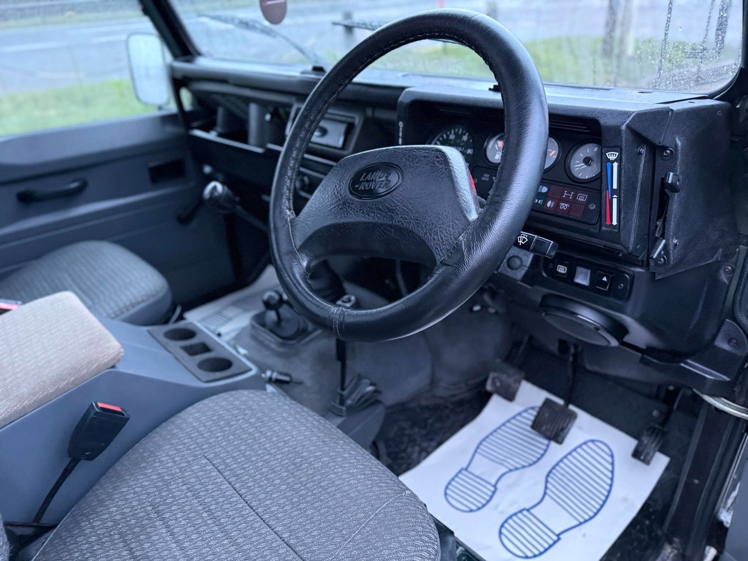 Used Land Rover Defender 110 1997 for sale - 77473265: Photo 12