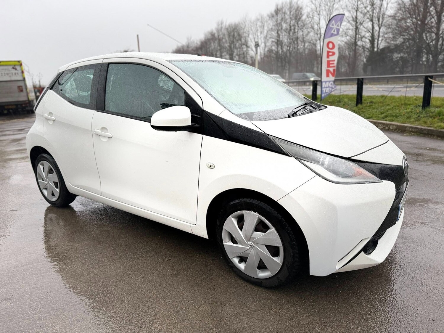 Used Toyota AYGO 2015 for sale - 77186151: Photo 10