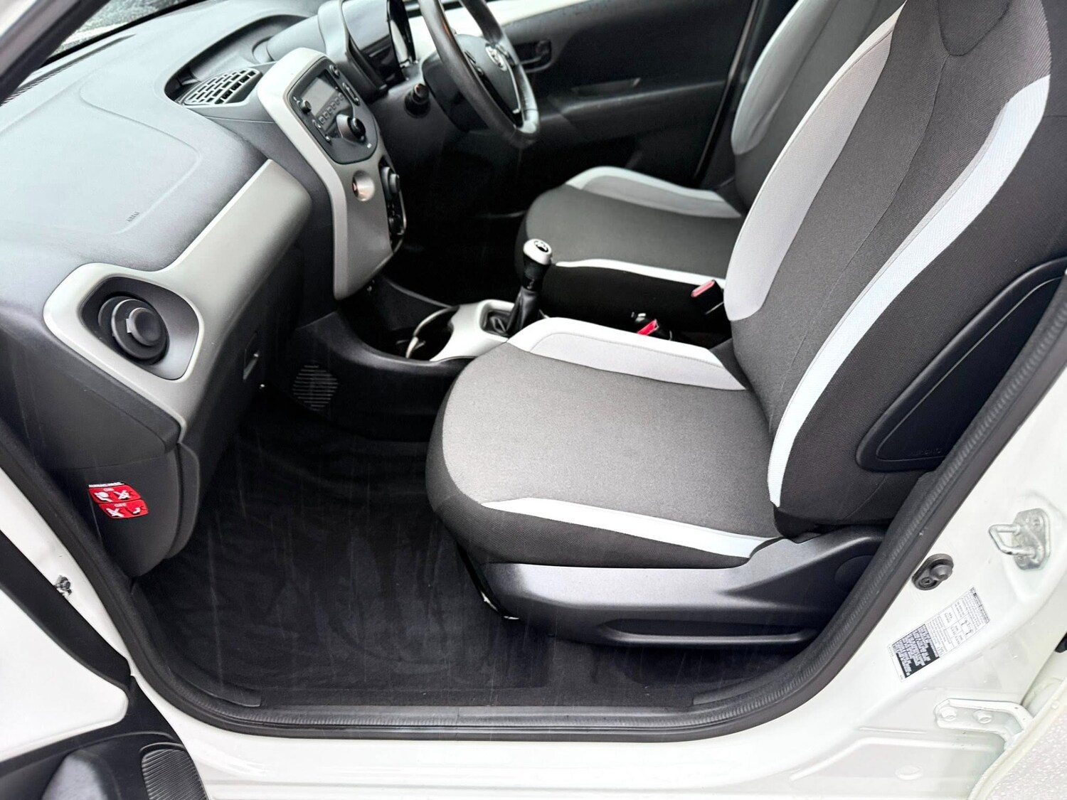 Used Toyota AYGO 2015 for sale - 77186151: Photo 20