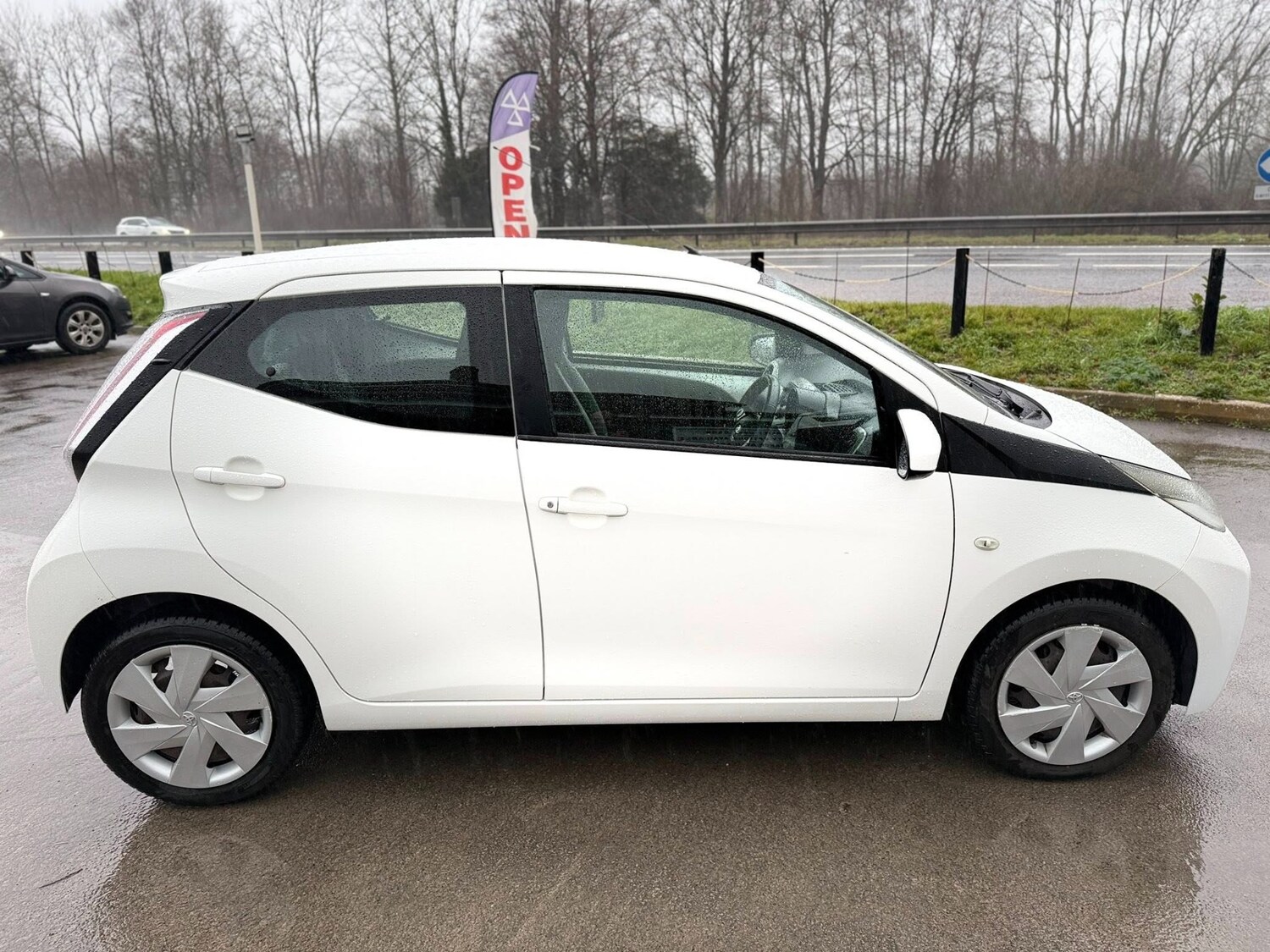 Used Toyota AYGO 2015 for sale - 77186151: Photo 7