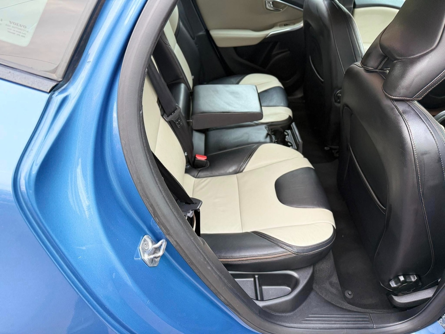 Used Volvo V40 2014 for sale - 76614708: Photo 16