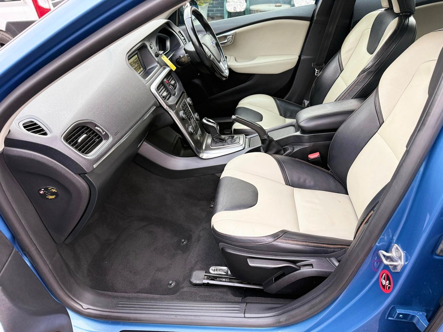 Used Volvo V40 2014 for sale - 76614708: Photo 19