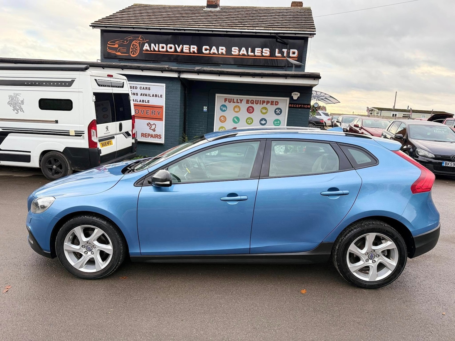 Used Volvo V40 2014 for sale - 76614708: Photo 2