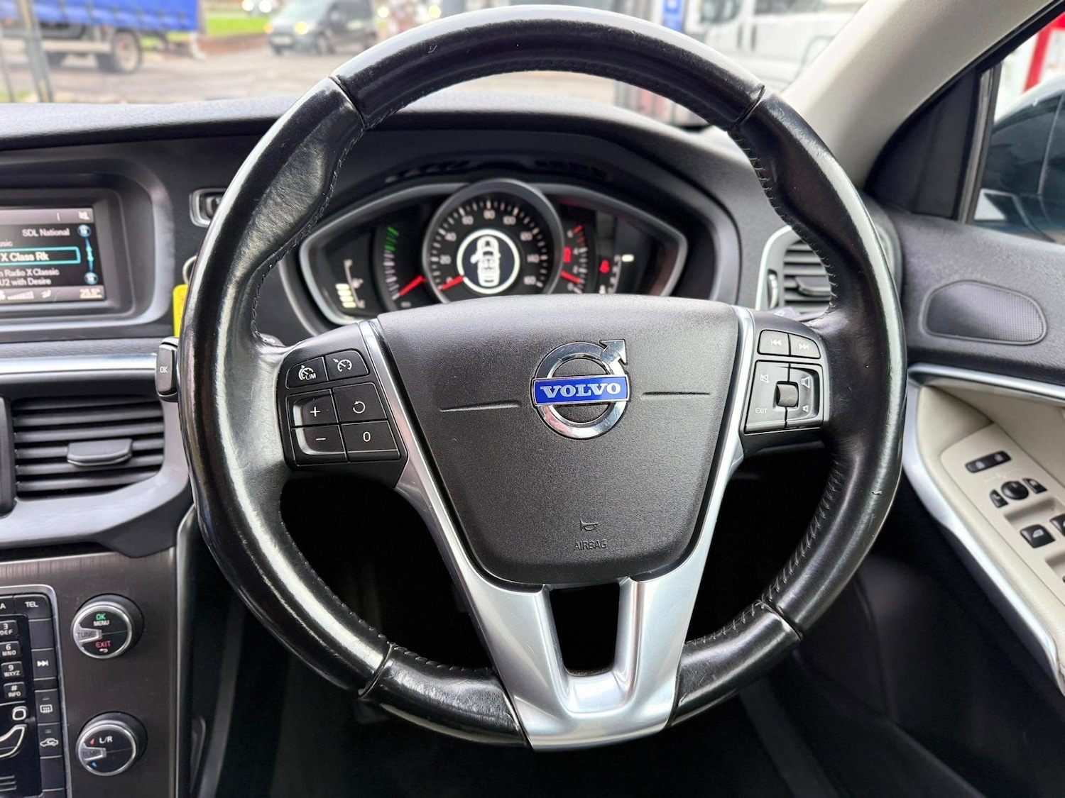 Used Volvo V40 2014 for sale - 76614708: Photo 21