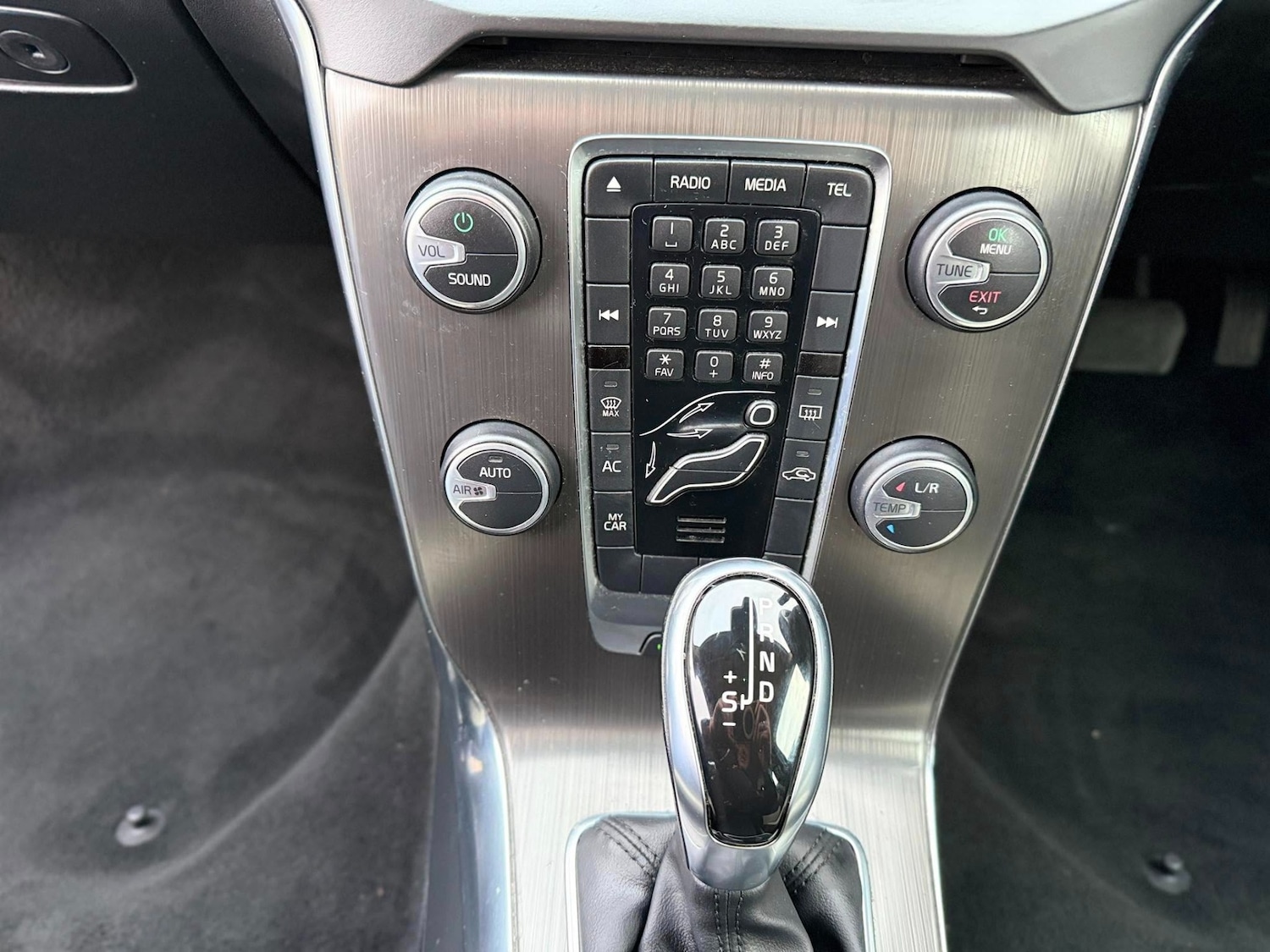 Used Volvo V40 2014 for sale - 76614708: Photo 23