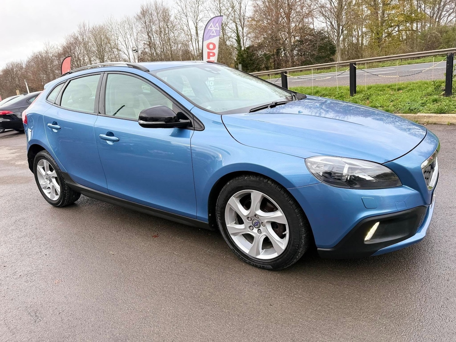 Used Volvo V40 2014 for sale - 76614708: Photo 9
