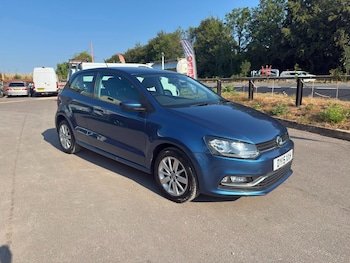 Used Volkswagen Polo 2015 for sale - 79227987: Photo