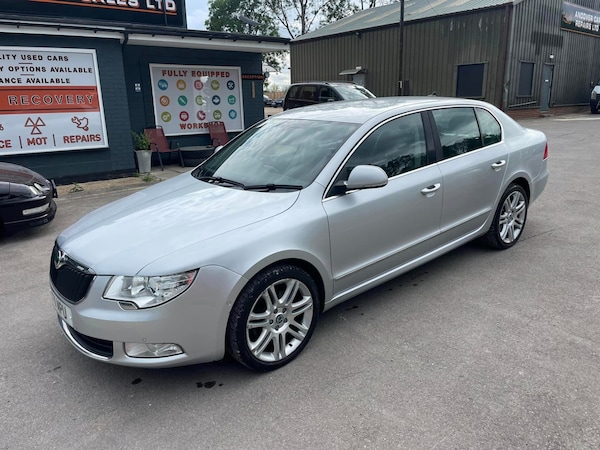Used Skoda Superb 2011 for sale - 71492612: Photo 1