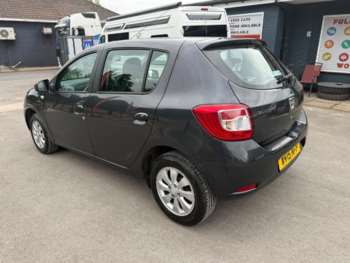 Used Dacia Sandero 2015 for sale - 74661784: Photo