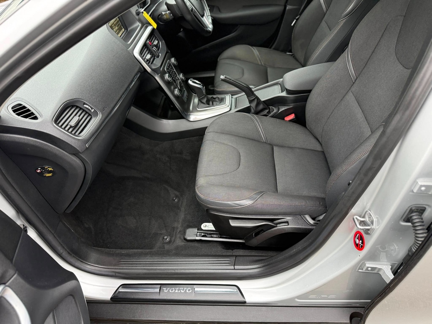 Used Volvo V40 2015 for sale - 77591646: Photo 19