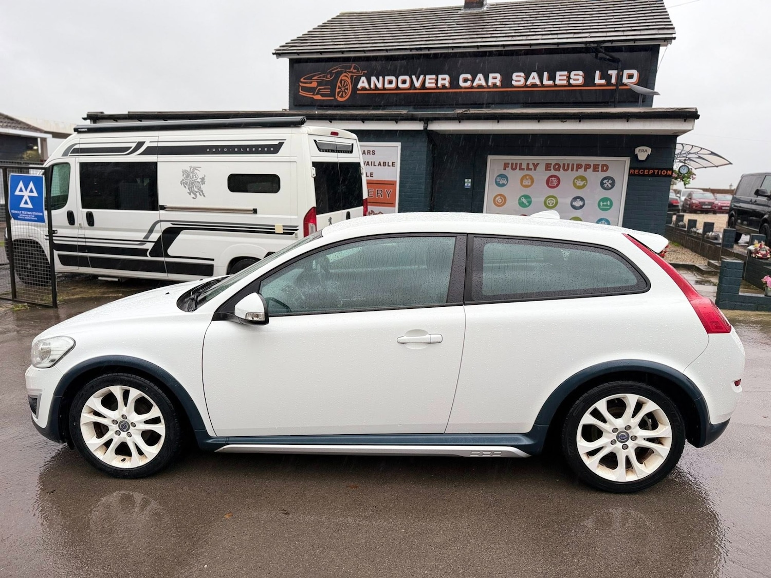 Used Volvo C30 2010 for sale - 76982925: Photo 2