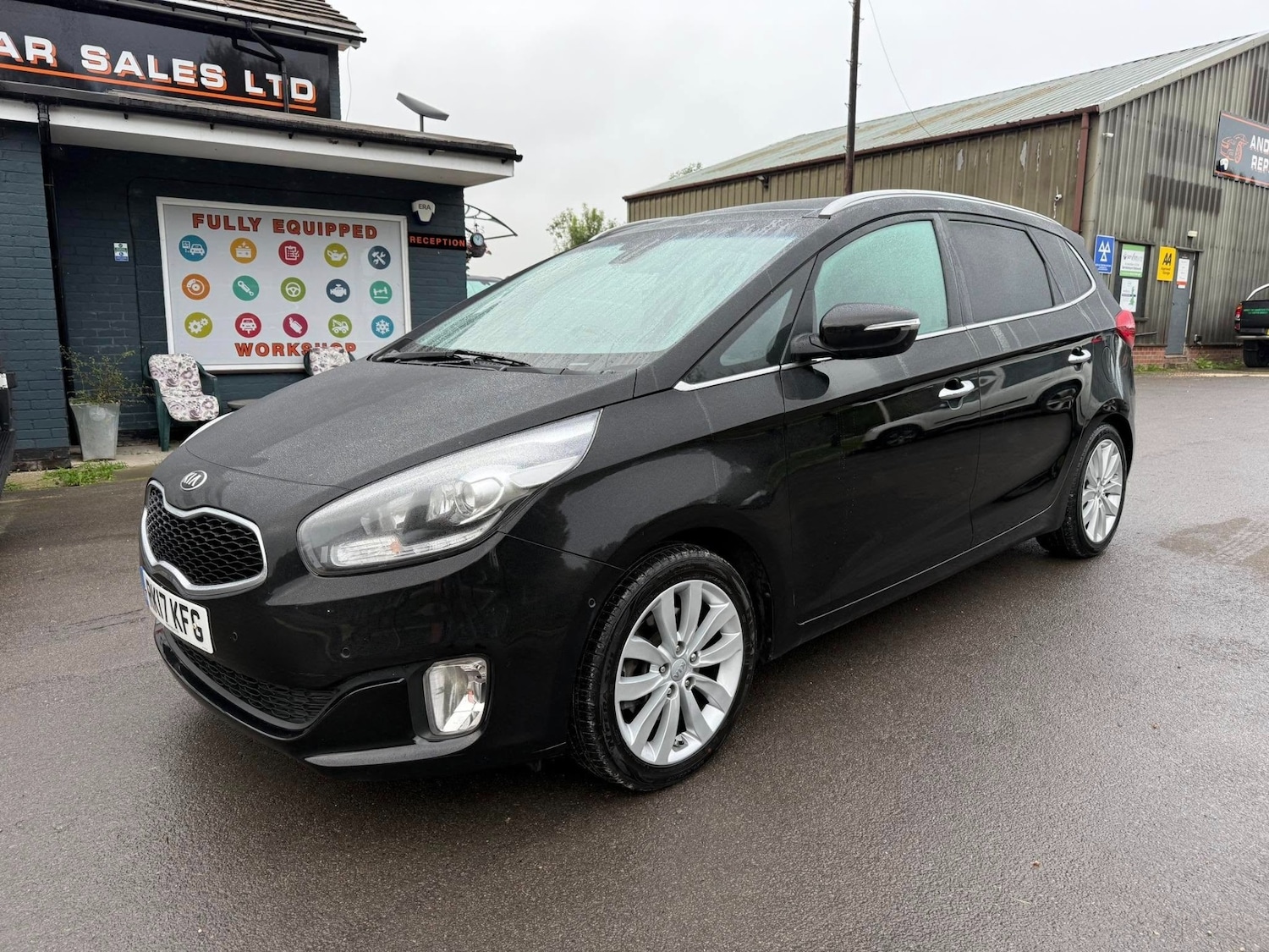 Used Kia Carens 2017 for sale - 76273086: Photo 1