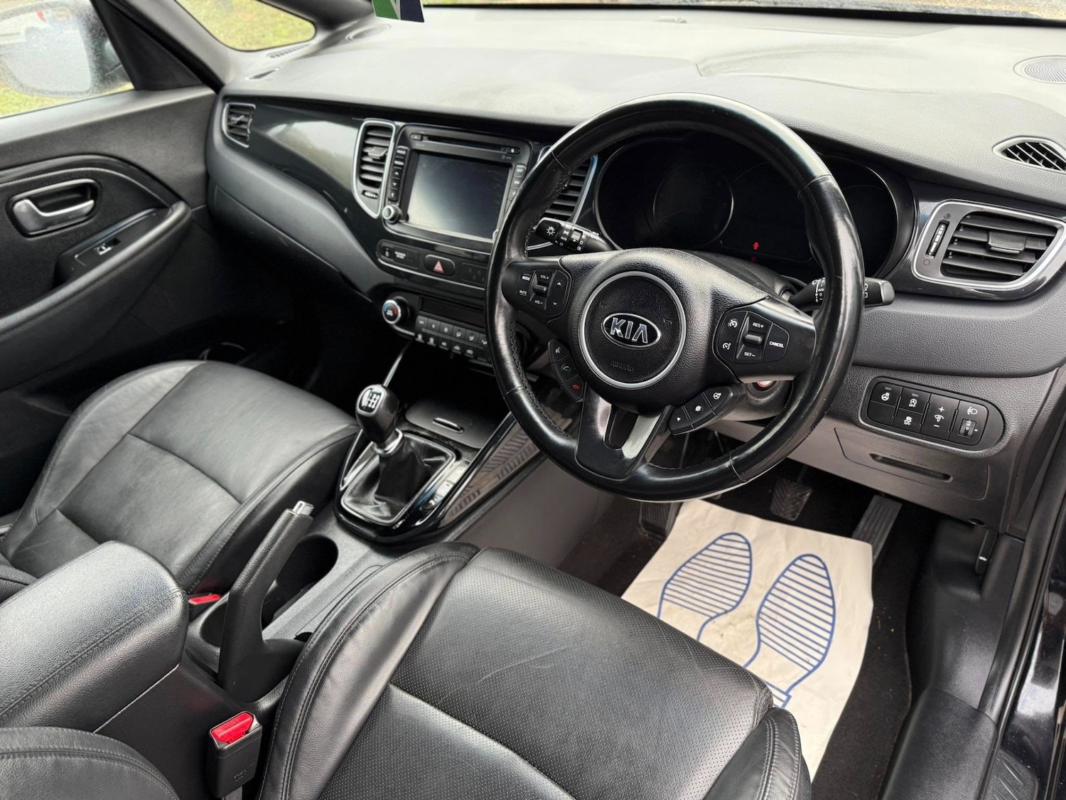 Used Kia Carens 2017 for sale - 76273086: Photo 15