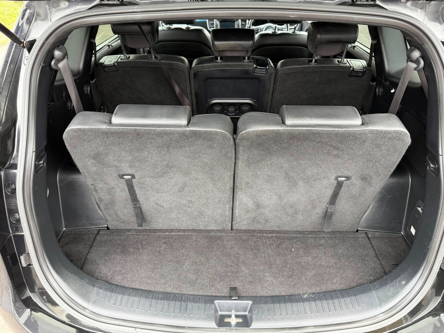 Used Kia Carens 2017 for sale - 76273086: Photo 18