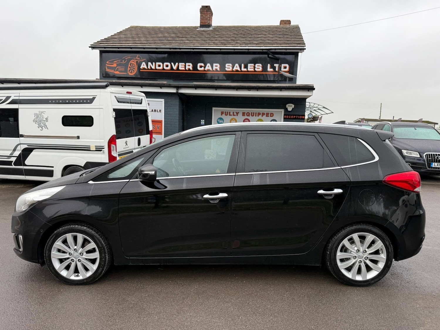 Used Kia Carens 2017 for sale - 76273086: Photo 2