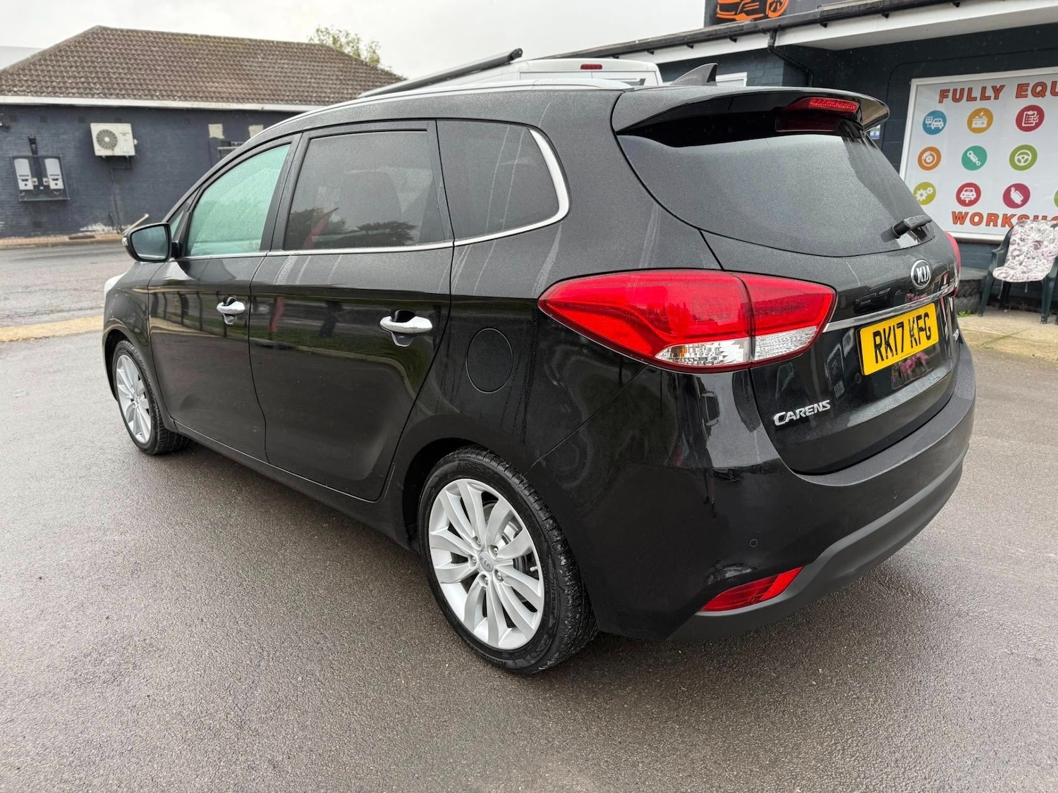 Used Kia Carens 2017 for sale - 76273086: Photo 3