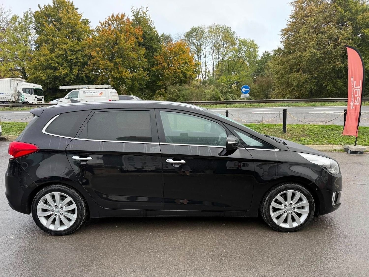 Used Kia Carens 2017 for sale - 76273086: Photo 7