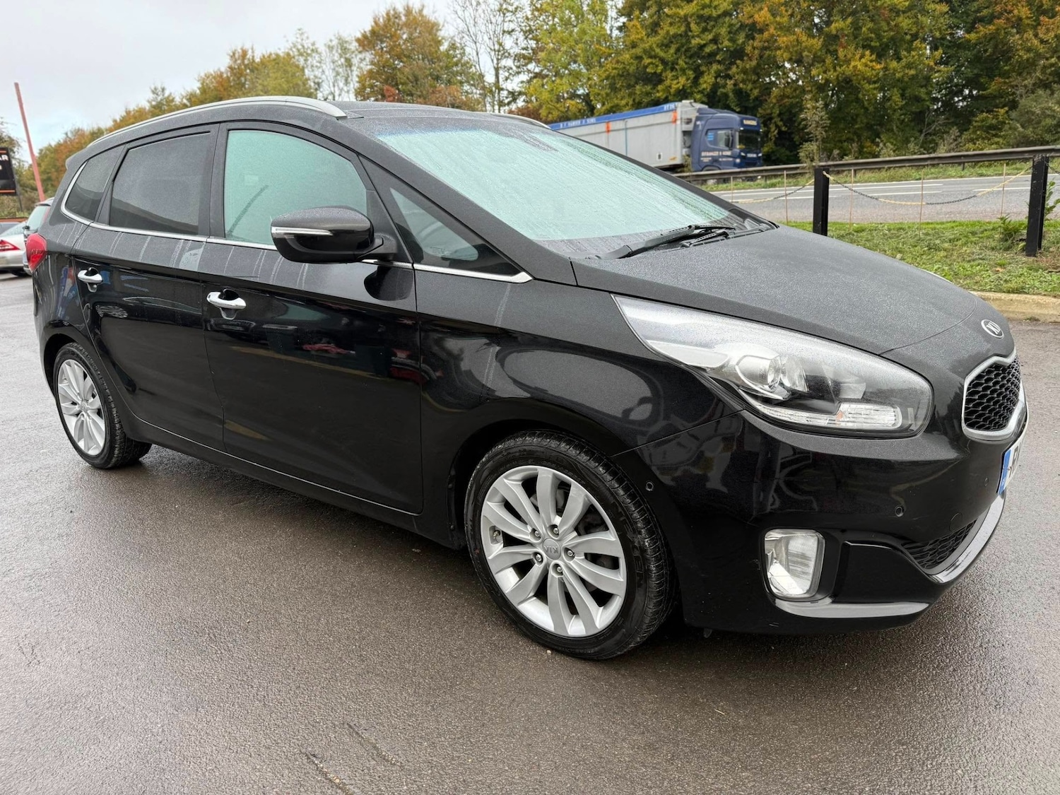 Used Kia Carens 2017 for sale - 76273086: Photo 9