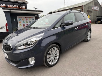 Used Kia Carens 2016 for sale - 76243060: Photo