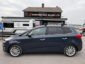 Used Kia Carens 2016 for sale - 76243060: Photo