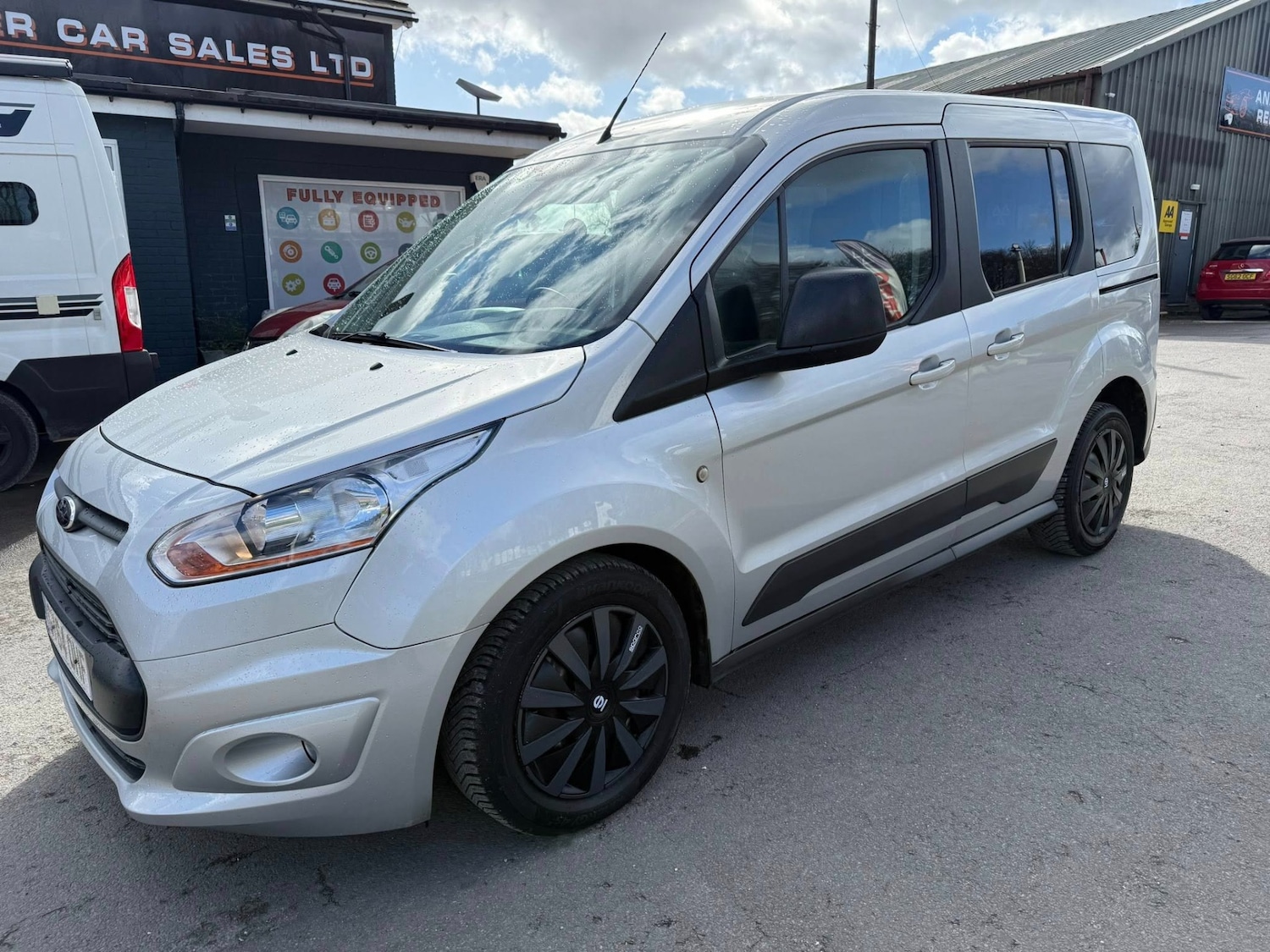Used Ford Tourneo Connect 2015 for sale - 78013043: Photo 1