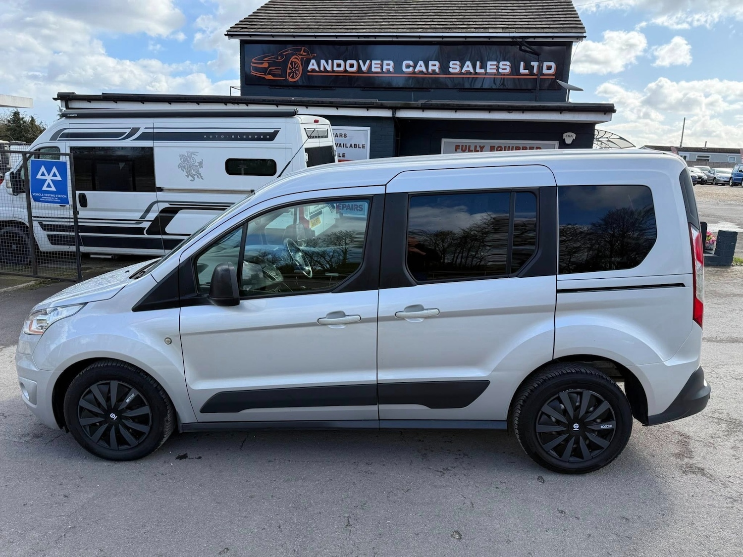 Used Ford Tourneo Connect 2015 for sale - 78013043: Photo 2