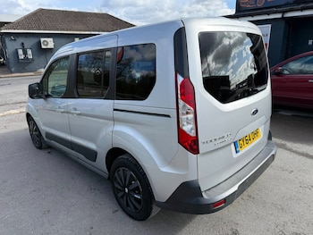 Used Ford Tourneo Connect 2015 for sale - 78013043: Photo