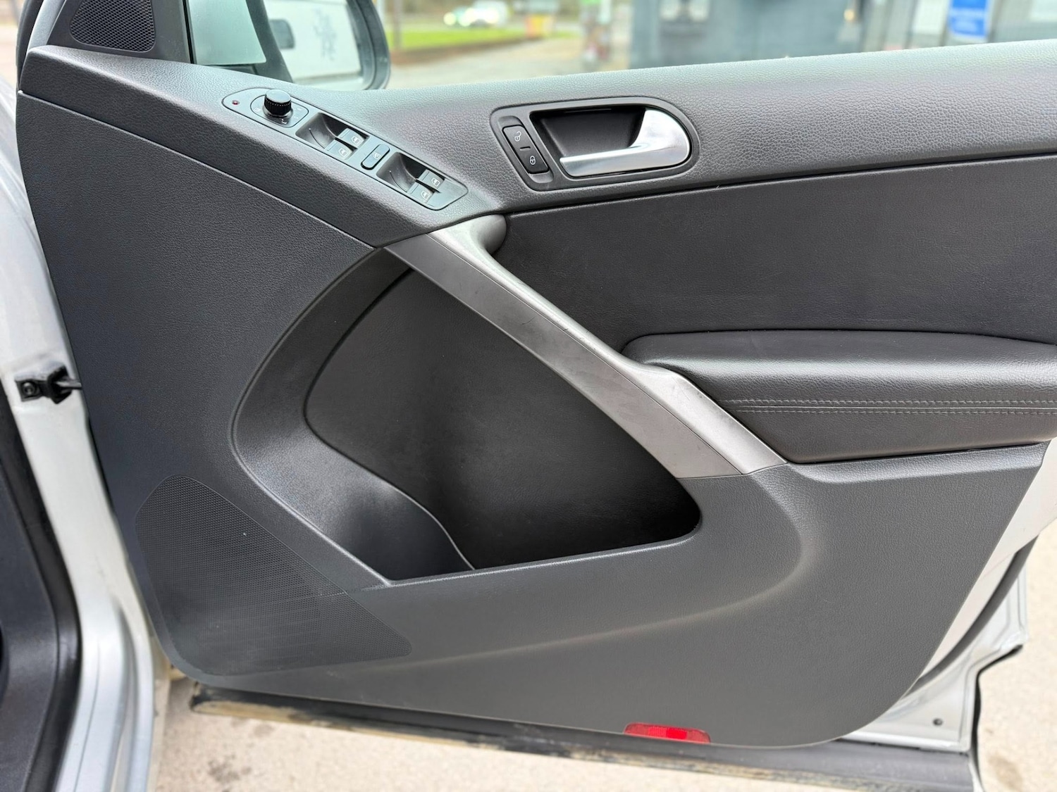 Used Volkswagen Tiguan 2009 for sale - 77261451: Photo 10