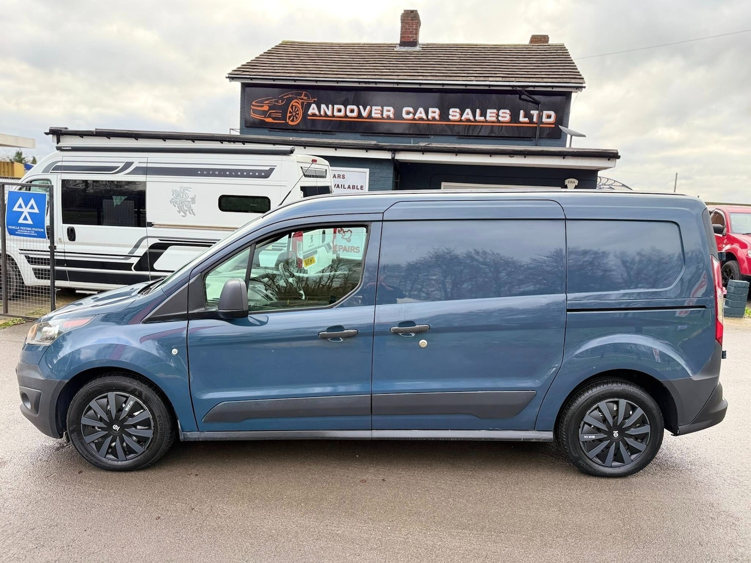 Used Ford Transit Connect 2017 for sale - 77023757: Photo 2