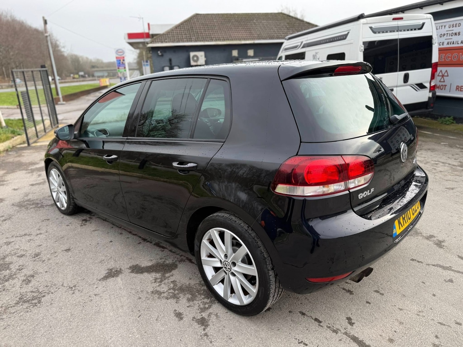 Used Volkswagen Golf 2010 for sale - 77324676: Photo 3