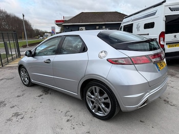 Used Honda Civic 2010 for sale - 77261238: Photo