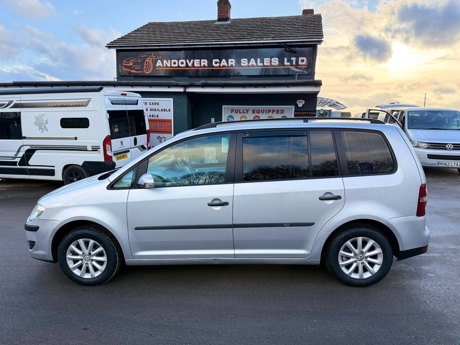 Used Volkswagen Touran 2007 for sale - 76906149: Photo 2