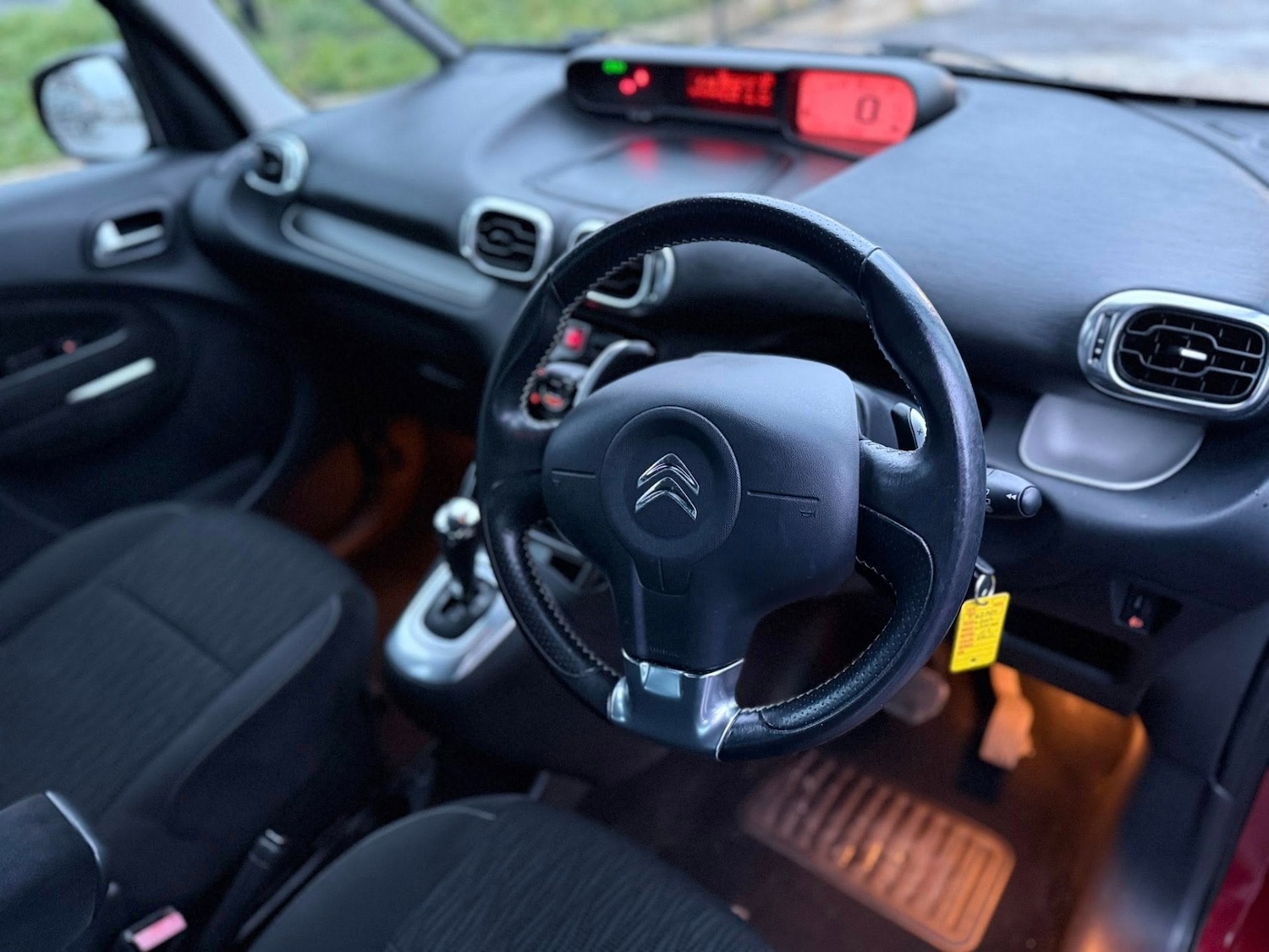 Used Citroen C3 Picasso 2012 for sale - 76948573: Photo 15