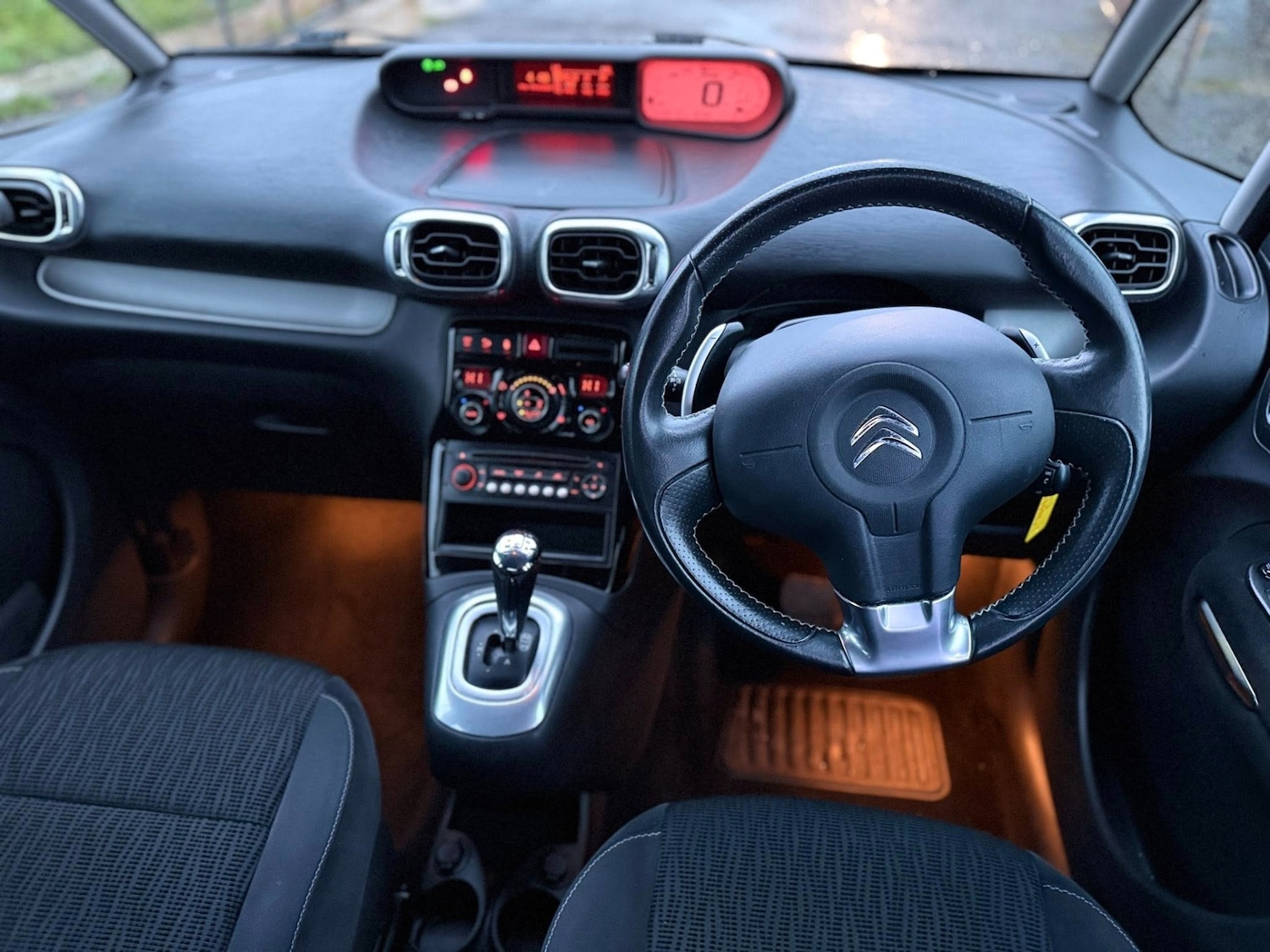 Used Citroen C3 Picasso 2012 for sale - 76948573: Photo 17