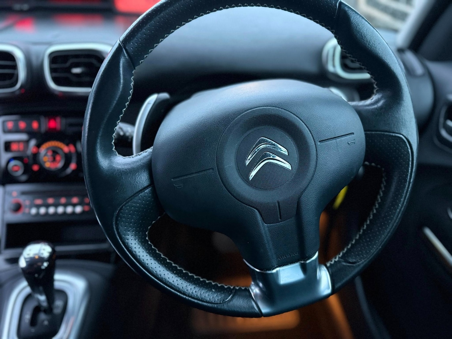 Used Citroen C3 Picasso 2012 for sale - 76948573: Photo 22