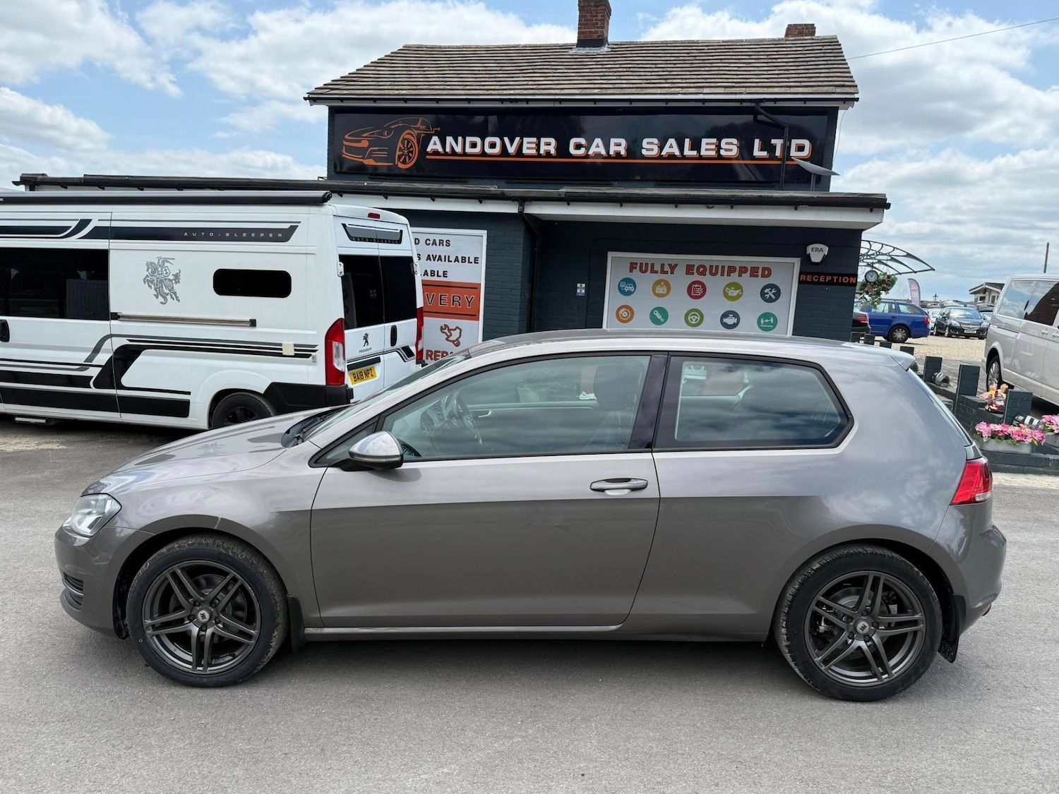 Used Volkswagen Golf 2013 for sale - 77789111: Photo 2