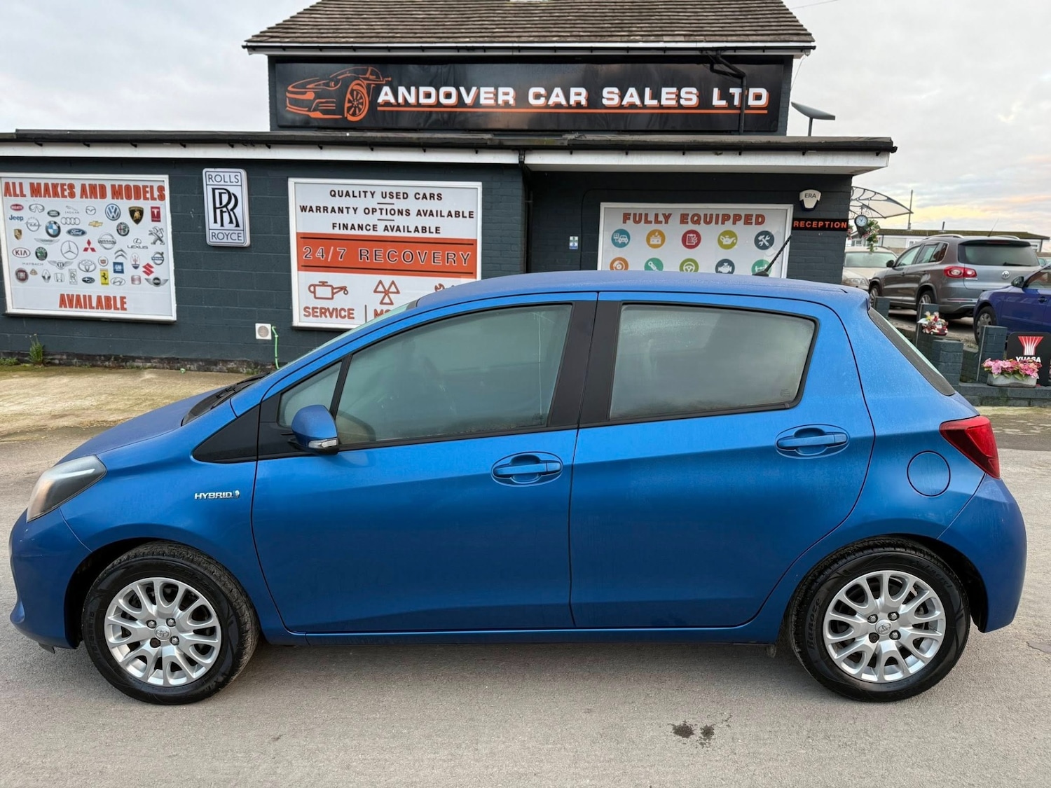 Used Toyota Yaris 2015 for sale - 77811111: Photo 2